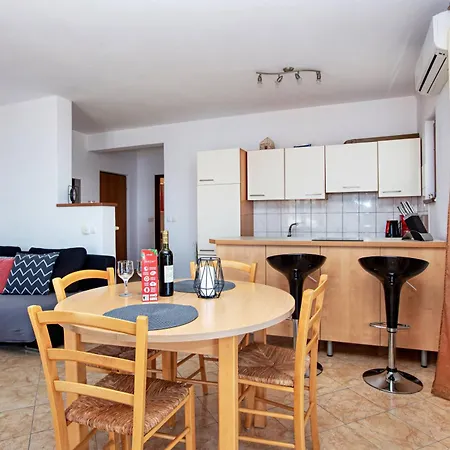 Apartments By The Sea Tisno, Murter - 812 Διαμέρισμα *