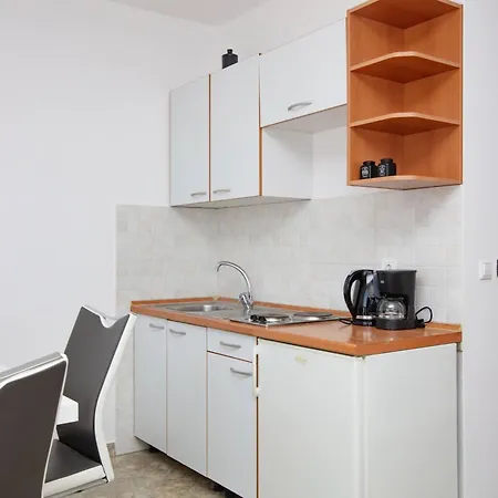 Apartment Apartments By The Sea Tisno, Murter - 812