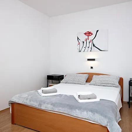 Apartment Apartments By The Sea Tisno, Murter - 812 *