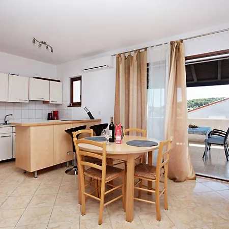 Apartment Apartments By The Sea Tisno, Murter - 812