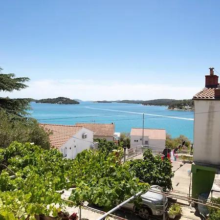 Apartment Apartments By The Sea Tisno, Murter - 812 Tisno